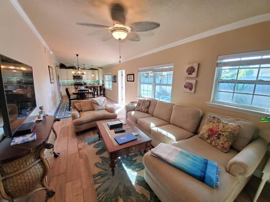 Bahamian Cottage - Heated Pool Walk To The Beach ココアビーチ エクステリア 写真