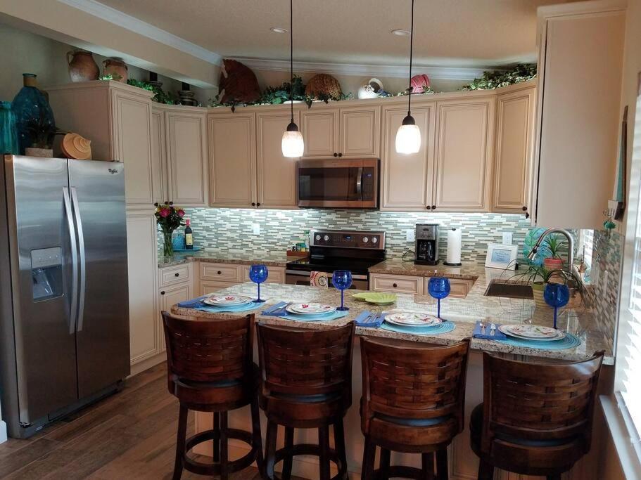 Bahamian Cottage - Heated Pool Walk To The Beach ココアビーチ エクステリア 写真