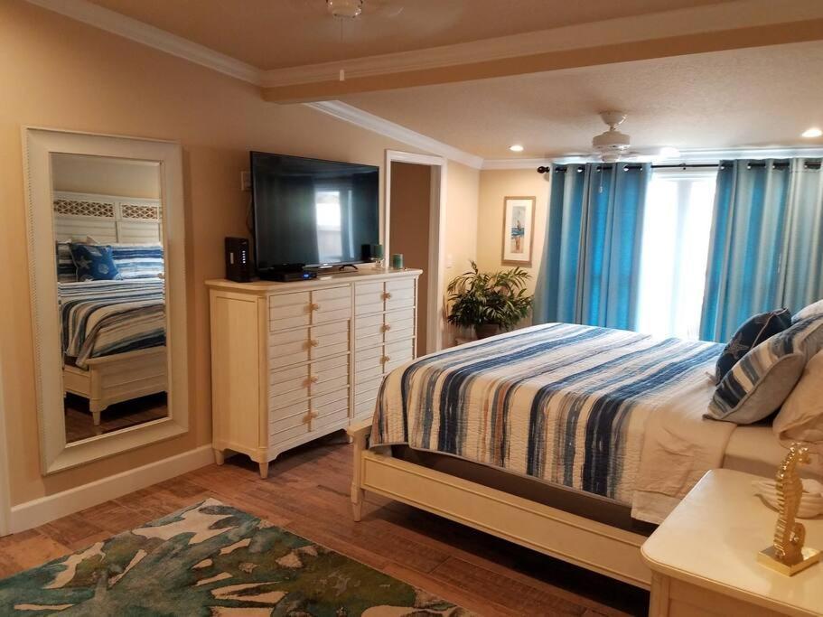 Bahamian Cottage - Heated Pool Walk To The Beach ココアビーチ エクステリア 写真