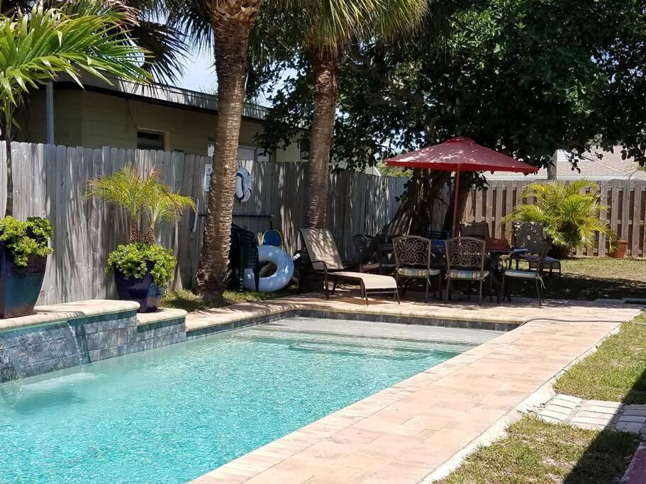 Bahamian Cottage - Heated Pool Walk To The Beach ココアビーチ エクステリア 写真